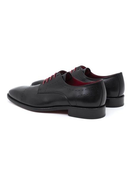 Derby de piel liso color negro