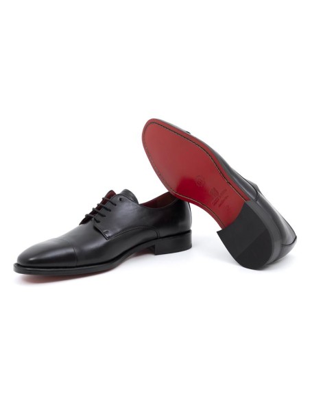 Derby de piel liso color negro