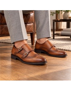 Zapato con hebilla de piel con cordón color cuero