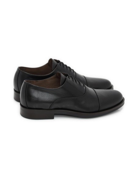 Oxford de piel de costura vuelta color negro