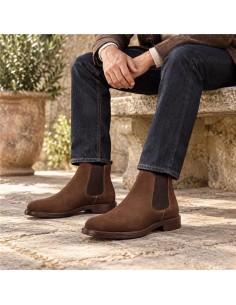 Brown nubuck chelsea boots