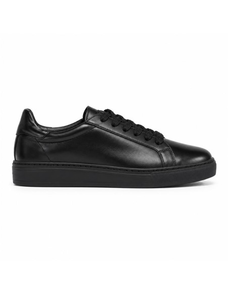 Black leather sport shoe