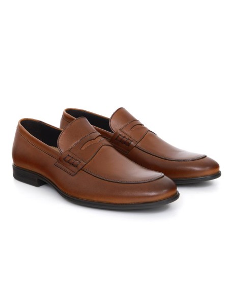 Mocasín de piel de piso antideslizante color marrón