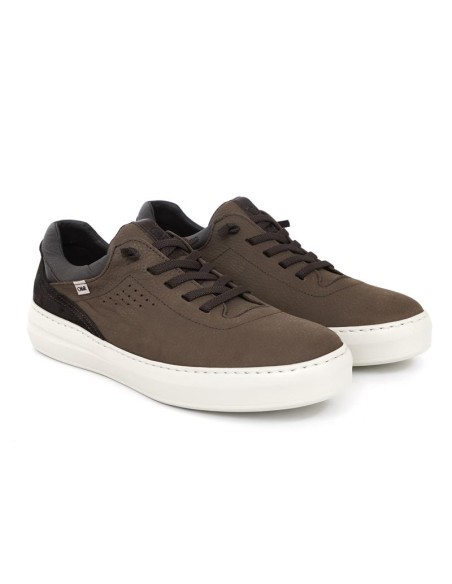 Sneakers de piel liso color marrón