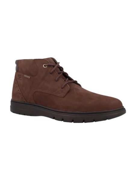 Brown nubuck boot