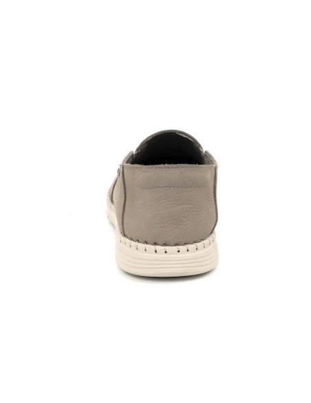 Mocasín slip-on con suela en contraste color beige