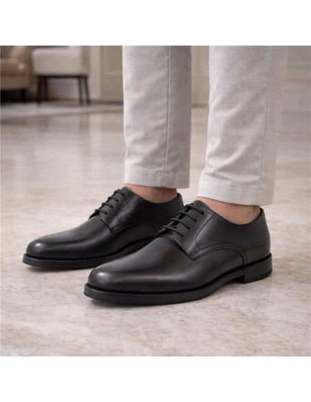 Derby de piel liso color negro