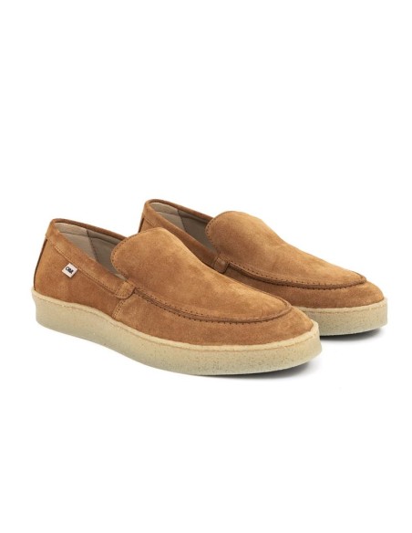 Mocasín de ante con costura color camel