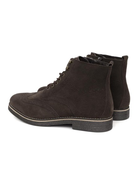 Brown suede boot
