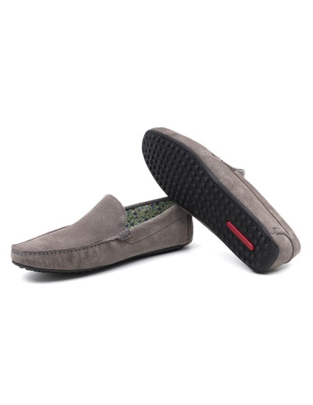 Mocasín de ante cosido artesano color gris