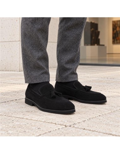 Mocasín de ante con borlas color negro