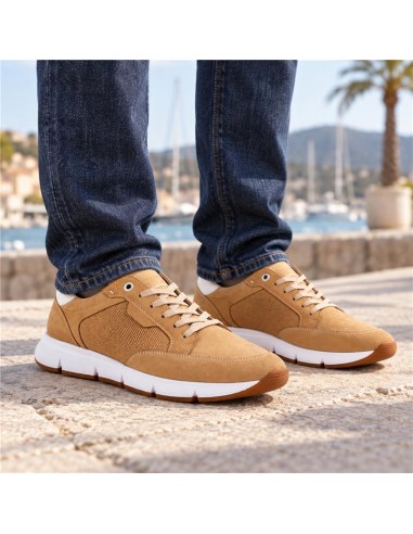 Sneakers de ante con cordones en contraste color marrón