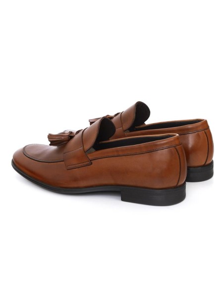 Mocasín de piel de piso antideslizante color marrón