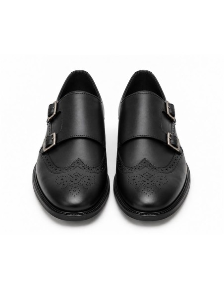Zapato con hebilla de piel con cordón color negro