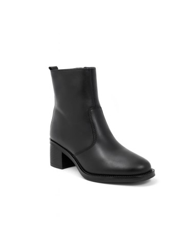Black leather women's boots