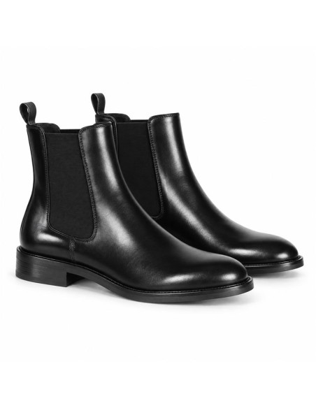 Black leather chelsea boots