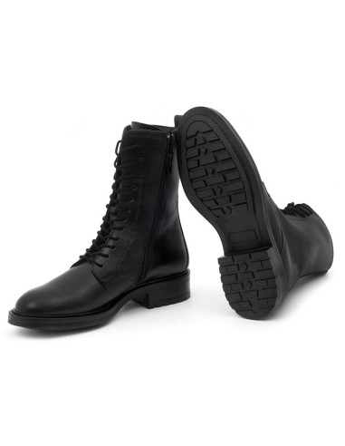 Botines de mujer de piel acabado a mano color negro