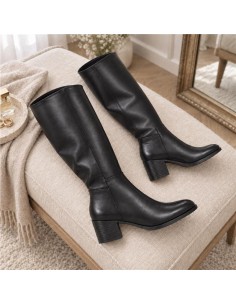 Botas de mujer de piel con hebilla color negro