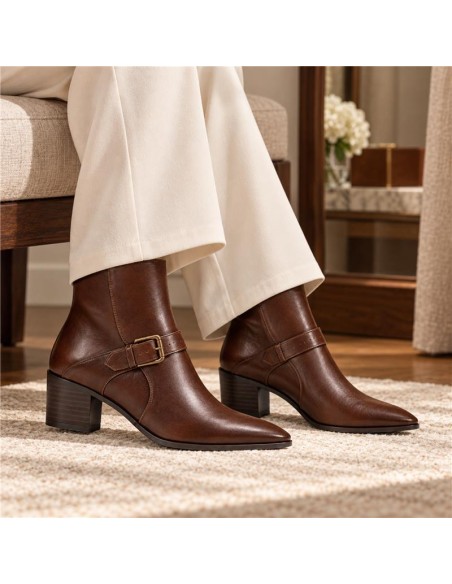 Botines de mujer de piel con hebilla color marrón