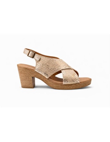 Sandalias de mujer de piel con hebilla color beige