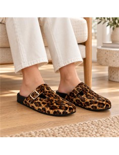Sandalias de mujer de piel con hebilla color marrón