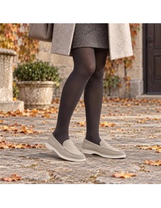 Mocasines de mujer de ante liso color beige