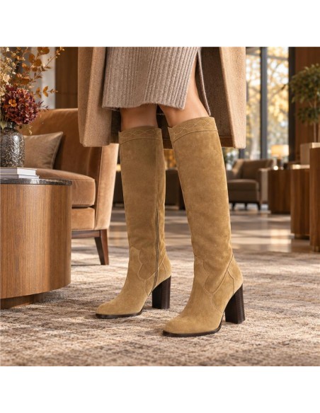 Botas de mujer de ante afelpado color beige