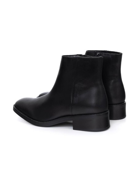 Black leather women's boots