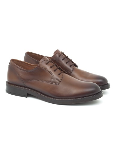 Derby de piel acabado a mano color cuero