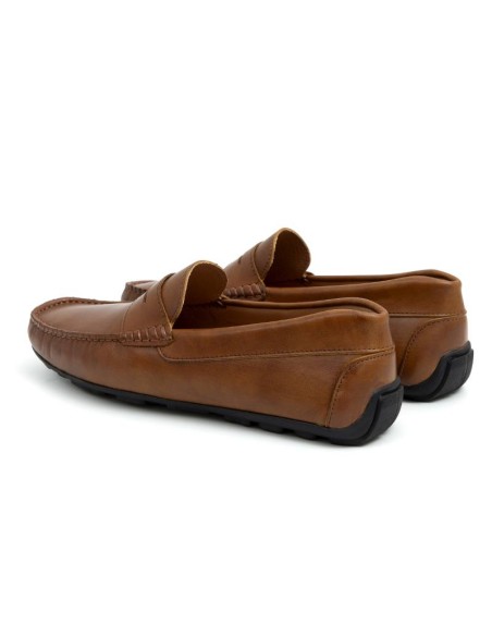 Mocasín de piel con antifaz color cuero