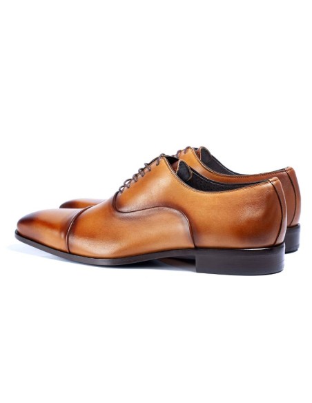 Oxford de piel de costura vuelta color cuero