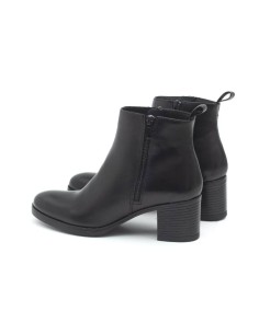 Black leather women's boots 2